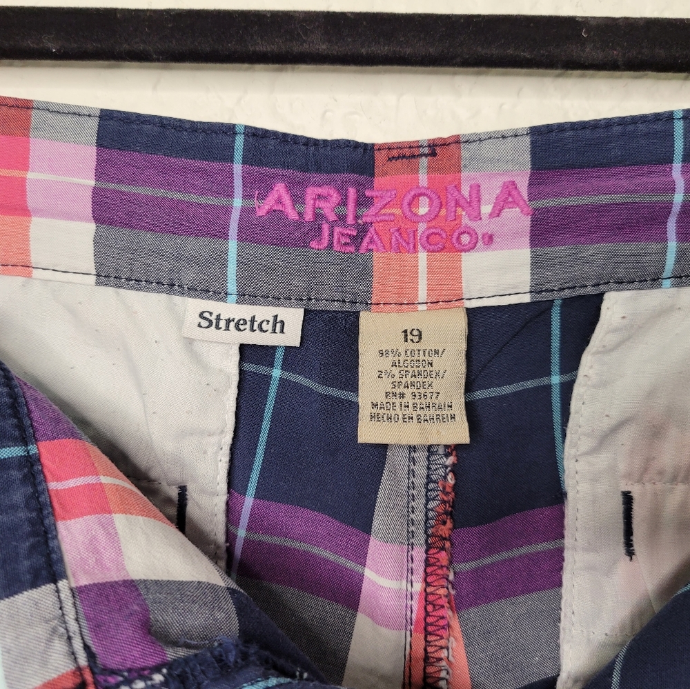 Shorts - Picture 4 of 4